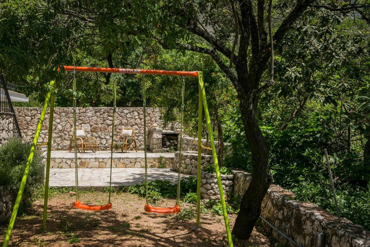 Villa Rania Lourdata  Exterior foto